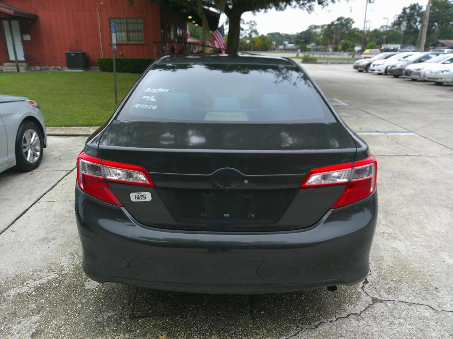 2012 GRAY TOYOTA CAMRY SE; LE; XLE (4T1BF1FK1CU) , located at 1200 Cassat Avenue, Jacksonville, FL, 32205, (904) 695-1885, 30.302404, -81.731033 - Photo#4