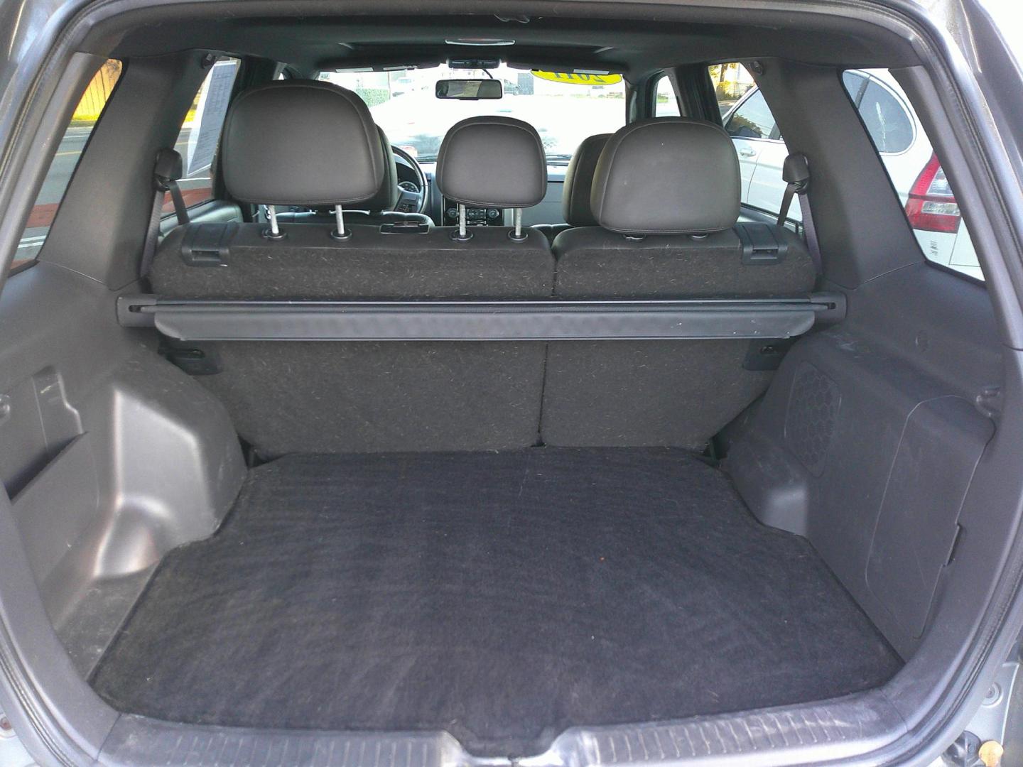 2011 GRAY FORD ESCAPE LIMITED (1FMCU0EG8BK) , located at 1200 Cassat Avenue, Jacksonville, FL, 32205, (904) 695-1885, 30.302404, -81.731033 - Photo#4