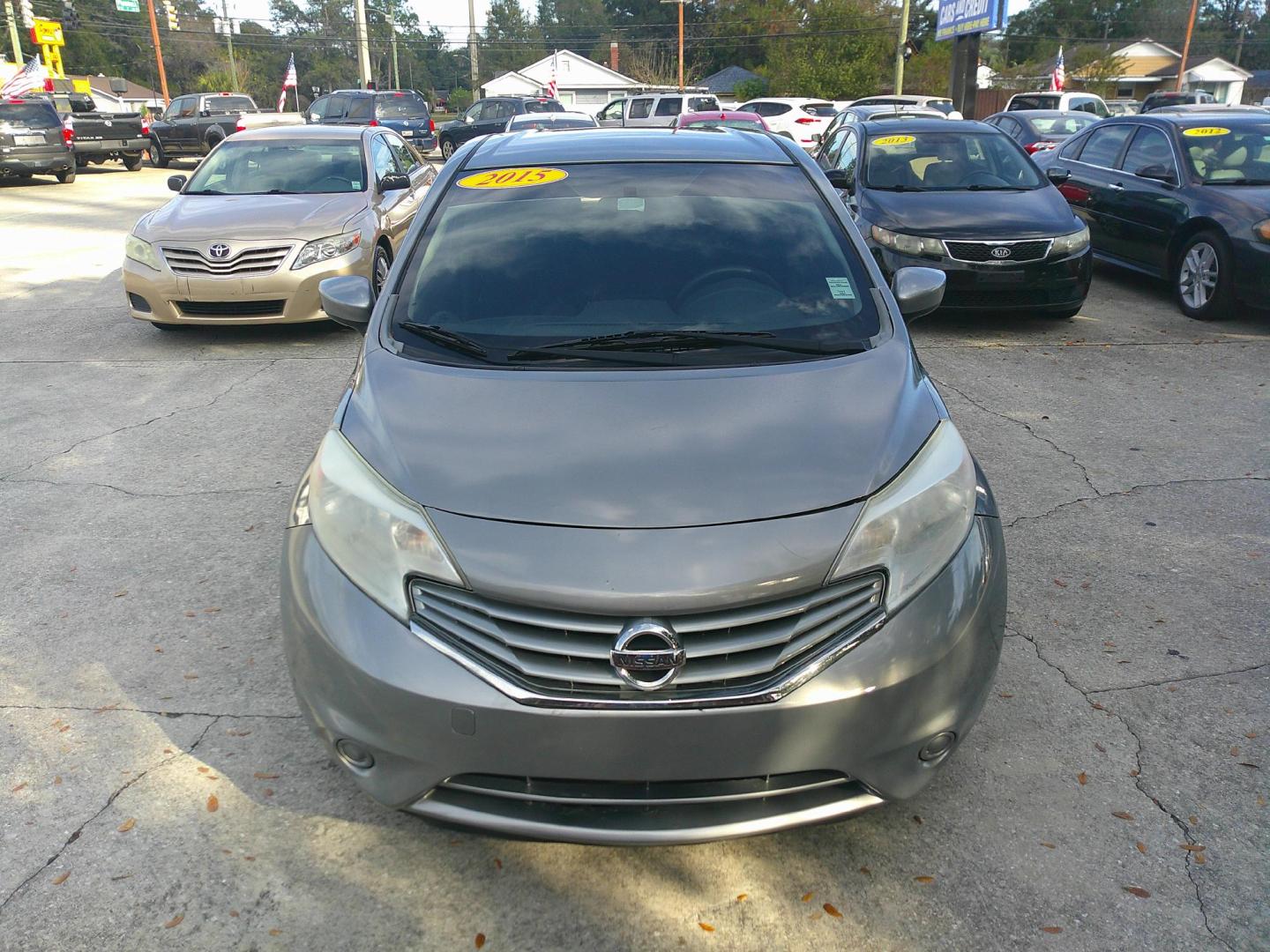 2015 GRAY NISSAN VERSA NOTE S; SV; S (3N1CE2CP1FL) , located at 1200 Cassat Avenue, Jacksonville, FL, 32205, (904) 695-1885, 30.302404, -81.731033 - Photo#0