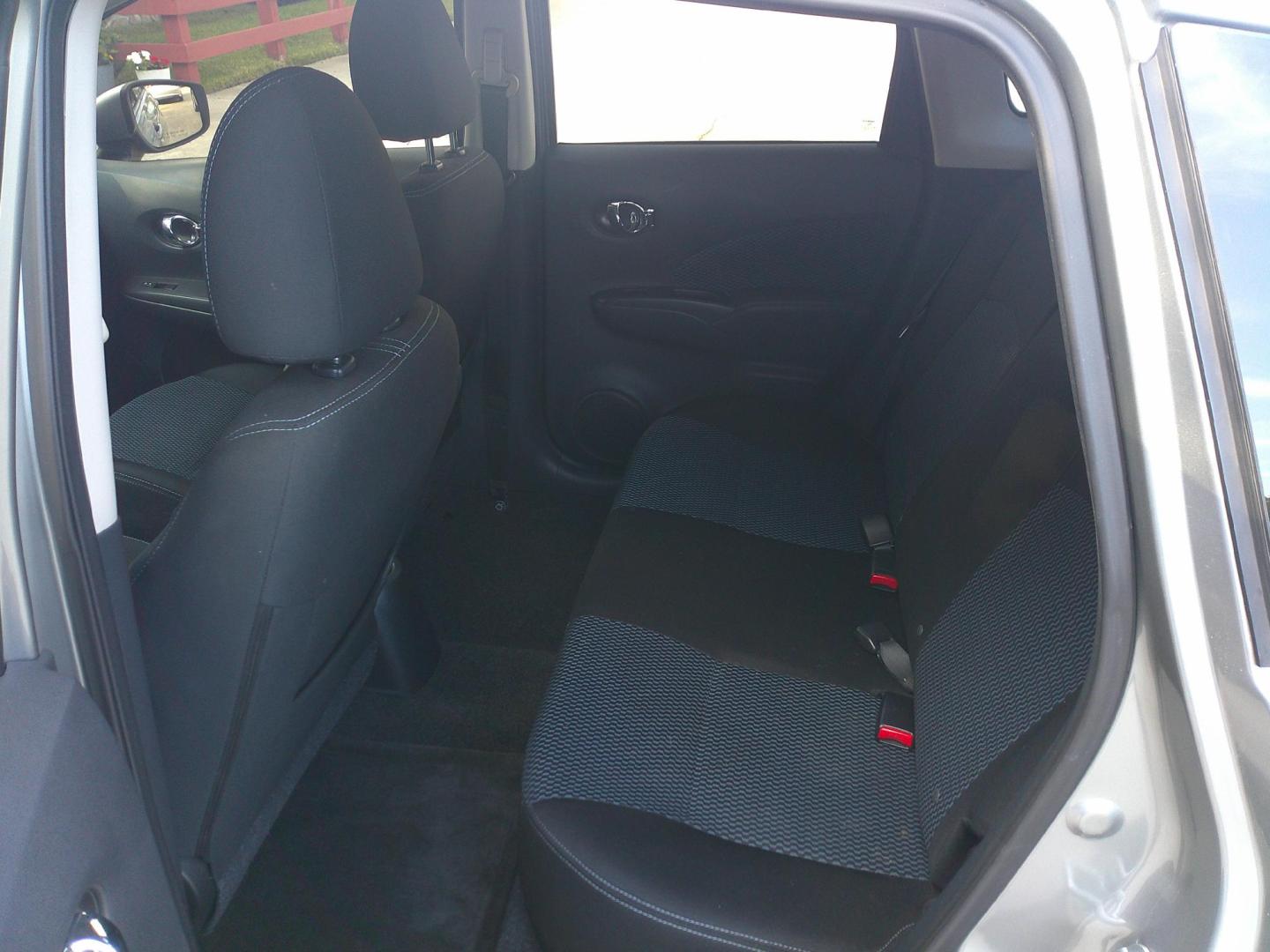 2015 GRAY NISSAN VERSA NOTE S; SV; S (3N1CE2CP1FL) , located at 1200 Cassat Avenue, Jacksonville, FL, 32205, (904) 695-1885, 30.302404, -81.731033 - Photo#3