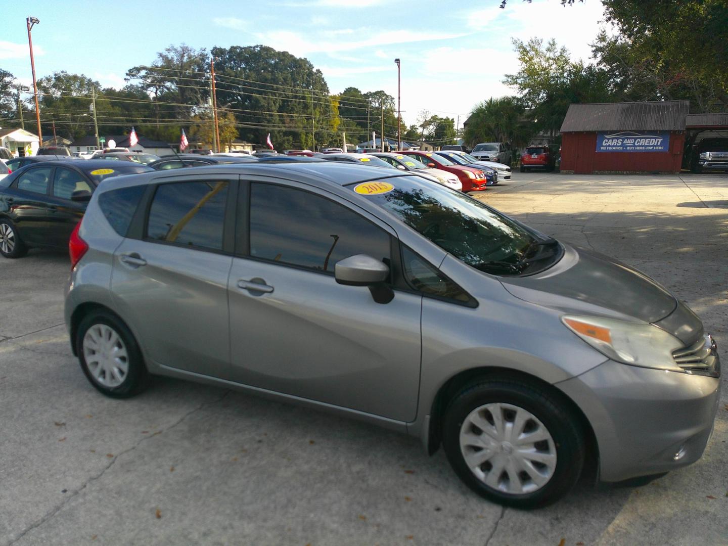 2015 GRAY NISSAN VERSA NOTE S; SV; S (3N1CE2CP1FL) , located at 1200 Cassat Avenue, Jacksonville, FL, 32205, (904) 695-1885, 30.302404, -81.731033 - Photo#6