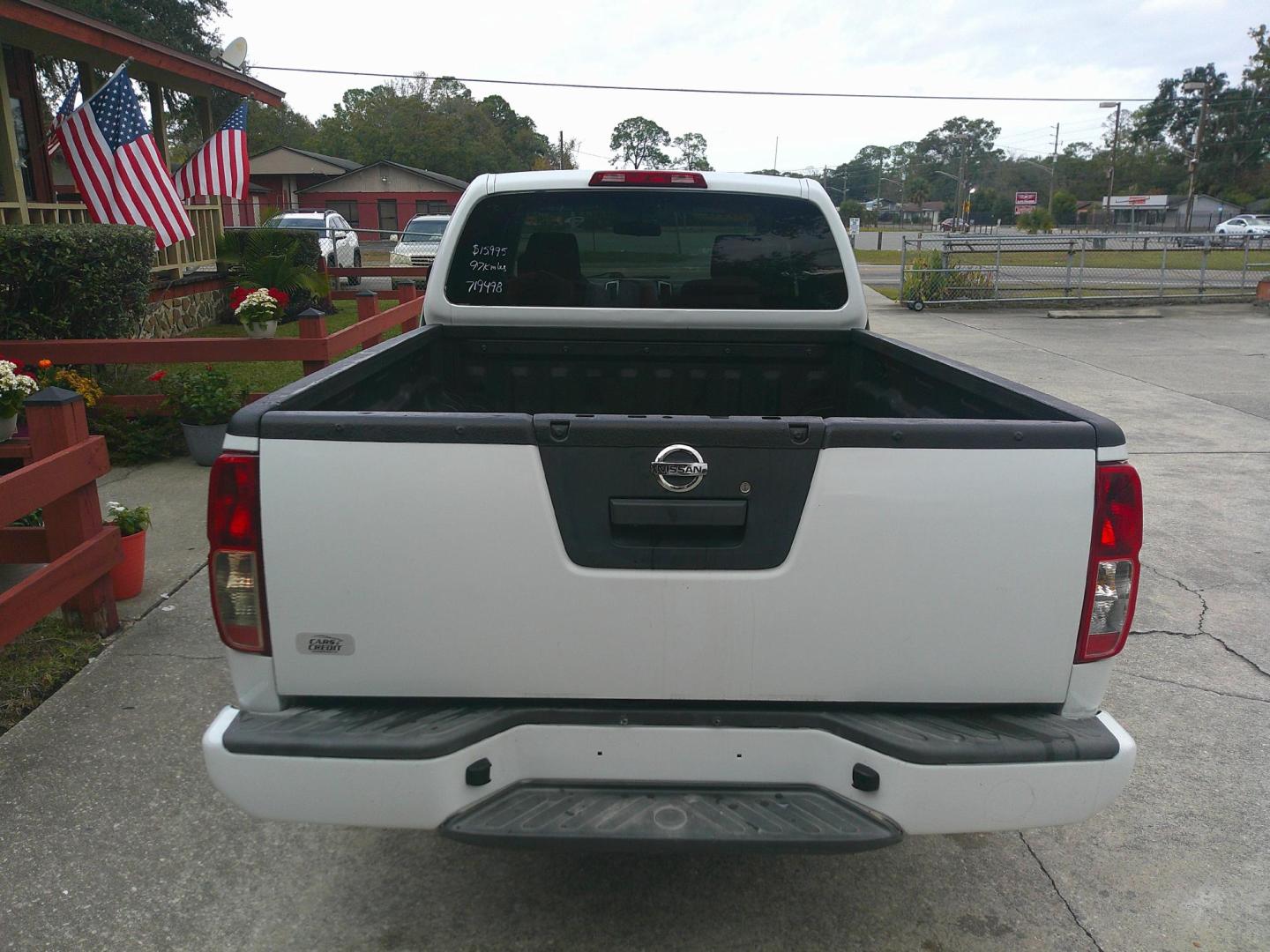 2018 WHITE NISSAN FRONTIER S; SV (1N6BD0CT8JN) , located at 1200 Cassat Avenue, Jacksonville, FL, 32205, (904) 695-1885, 30.302404, -81.731033 - Photo#5