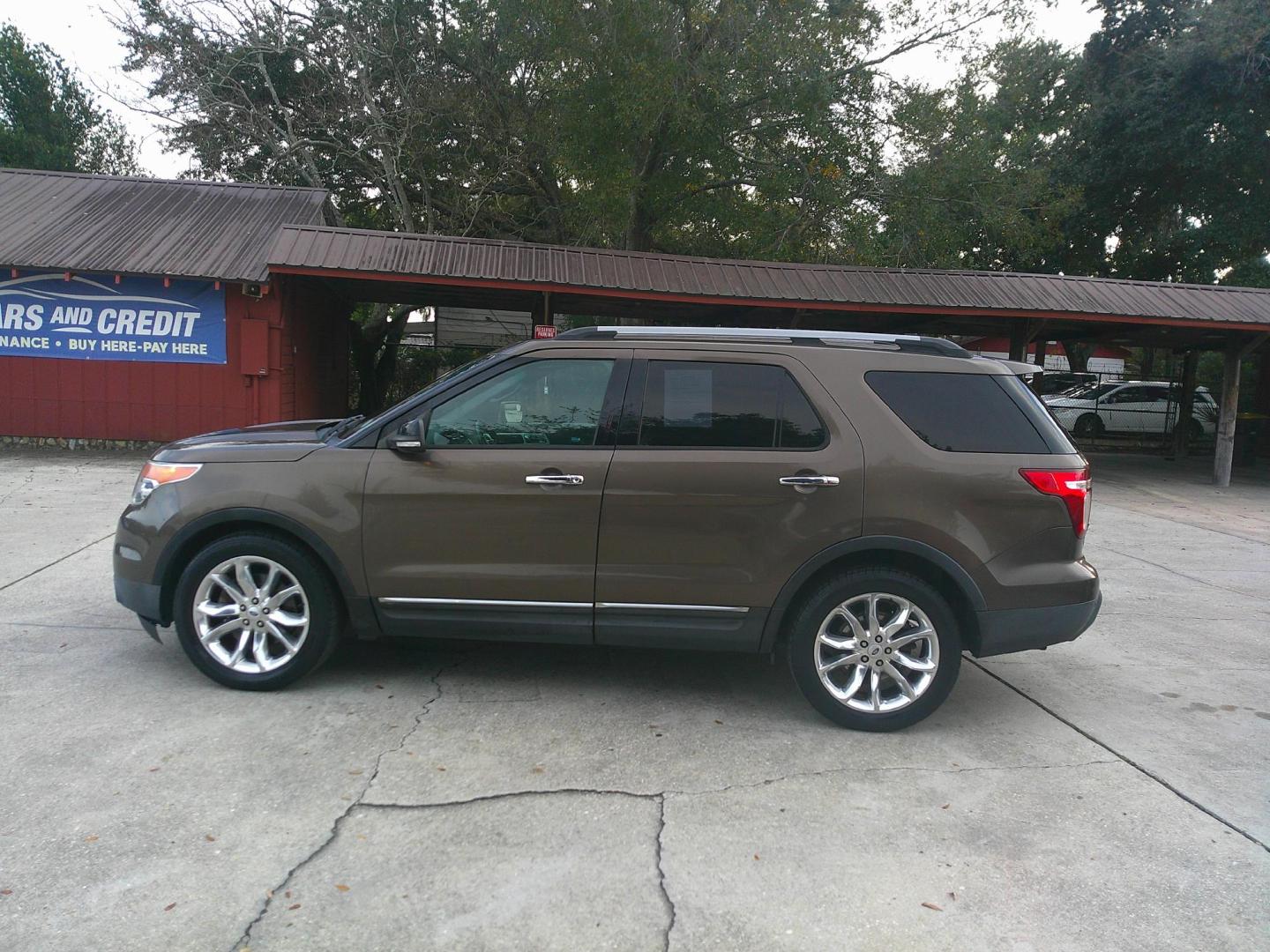2015 BROWN FORD EXPLORER XLT (1FM5K7D81FG) , located at 1200 Cassat Avenue, Jacksonville, FL, 32205, (904) 695-1885, 30.302404, -81.731033 - Photo#1