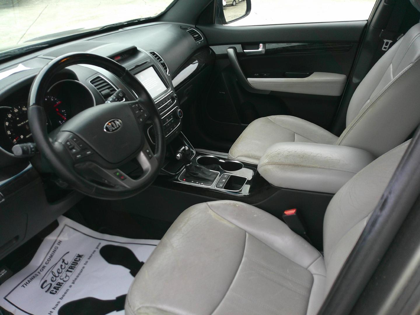 2014 TAN KIA SORENTO LIMITED; SX (5XYKW4A72EG) , located at 1200 Cassat Avenue, Jacksonville, FL, 32205, (904) 695-1885, 30.302404, -81.731033 - Photo#2