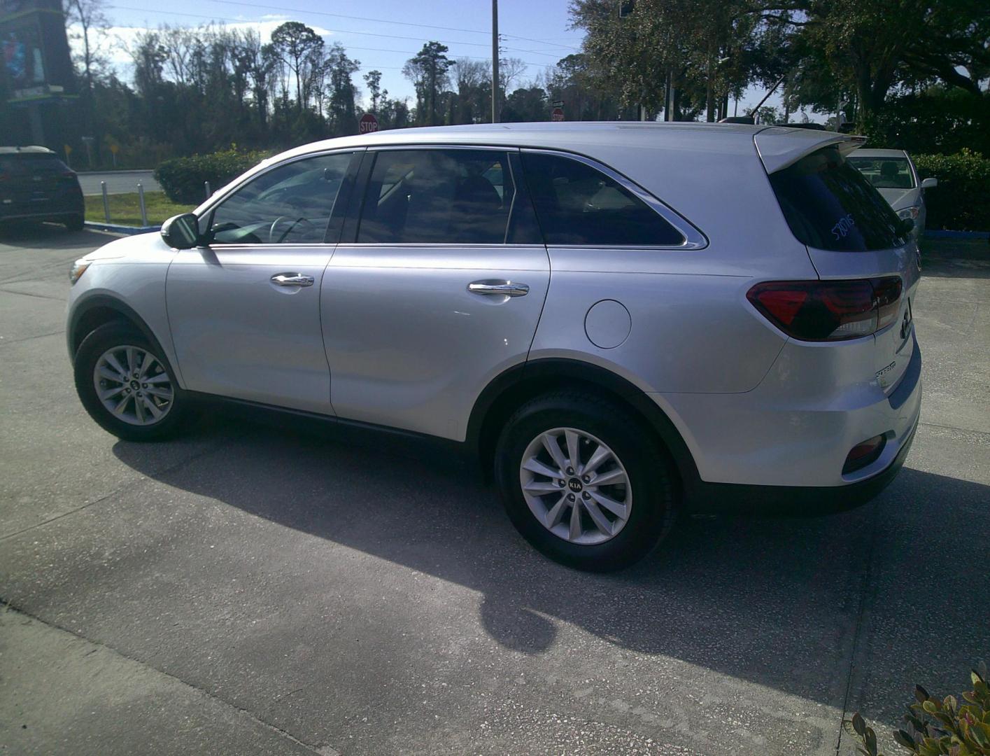 2019 SILVER KIA SORENTO LX; L (5XYPG4A32KG) , located at 390 Hansen Avenue, Orange Park, FL, 32065, (904) 276-7933, 30.130497, -81.787529 - Photo#2