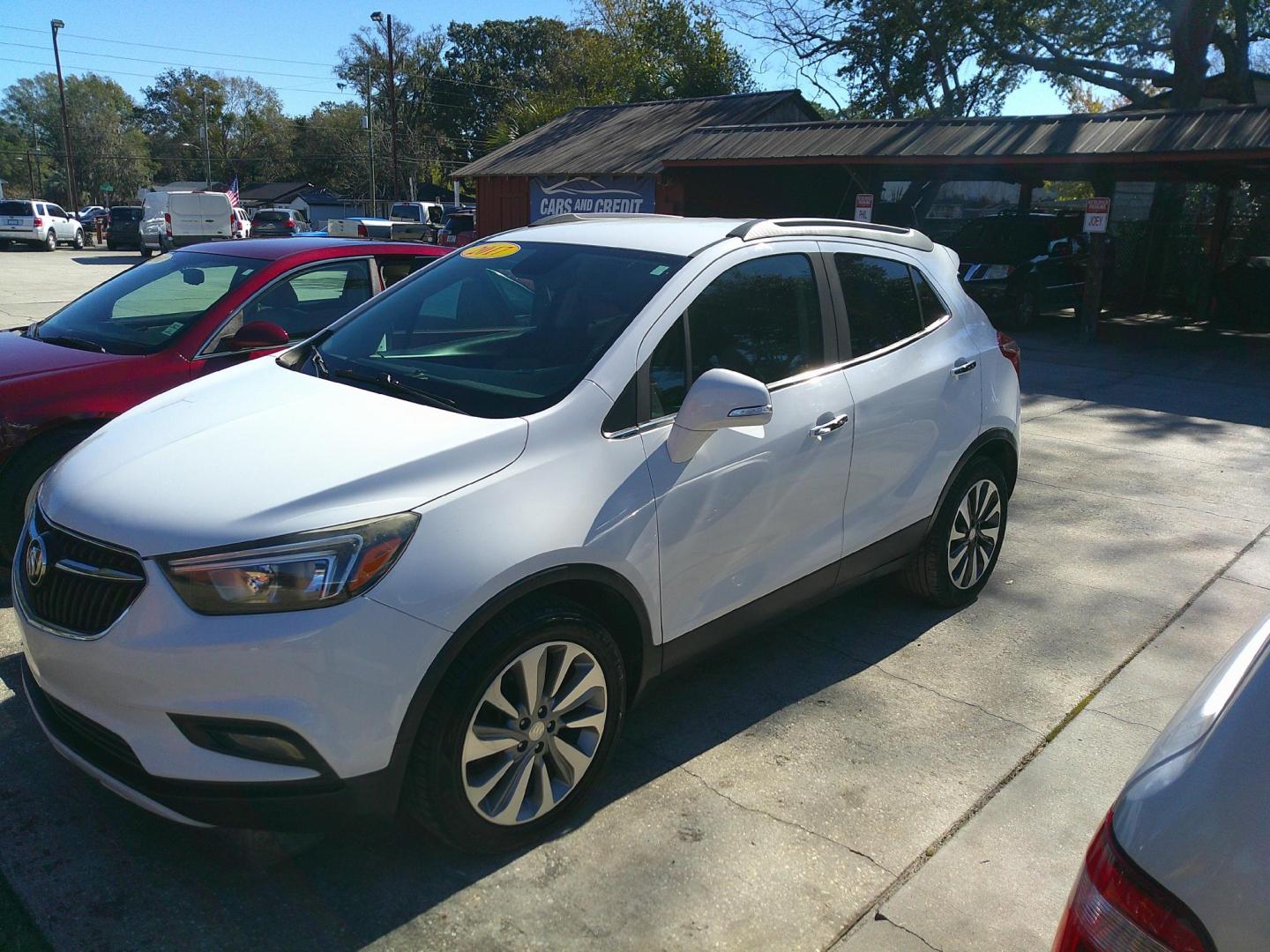 2017 WHITE BUICK ENCORE PREFERRED II (KL4CJBSB9HB) , located at 1200 Cassat Avenue, Jacksonville, FL, 32205, (904) 695-1885, 30.302404, -81.731033 - Photo#1