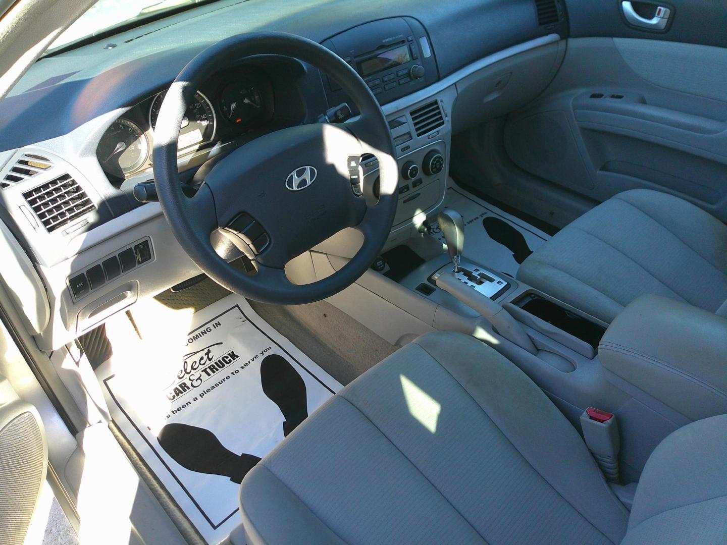 2008 SILVER HYUNDAI SONATA GLS (5NPET46C48H) , located at 1200 Cassat Avenue, Jacksonville, FL, 32205, (904) 695-1885, 30.302404, -81.731033 - Photo#2