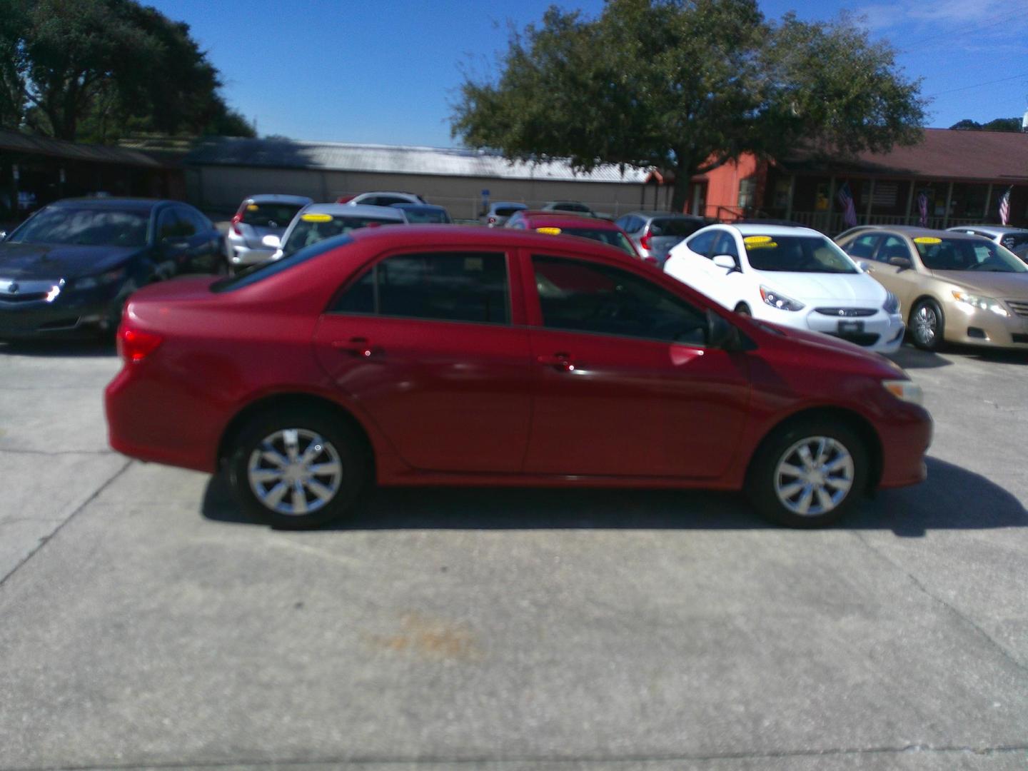 2010 RED TOYOTA COROLLA BASE; S; LE; (JTDBU4EE4AJ) , located at 1200 Cassat Avenue, Jacksonville, FL, 32205, (904) 695-1885, 30.302404, -81.731033 - Photo#4