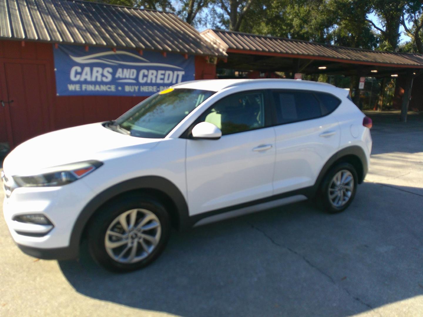 2018 WHITE HYUNDAI TUCSON BASE; SPORT; (KM8J33A4XJU) , located at 1200 Cassat Avenue, Jacksonville, FL, 32205, (904) 695-1885, 30.302404, -81.731033 - Photo#1