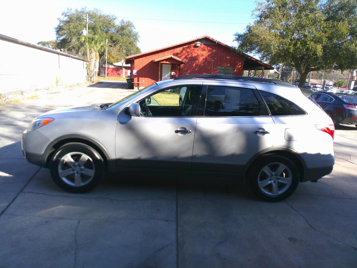 2008 TAN HYUNDAI VERACRUZ GLS; LIMITE (KM8NU13C18U) , located at 1200 Cassat Avenue, Jacksonville, FL, 32205, (904) 695-1885, 30.302404, -81.731033 - Photo#1