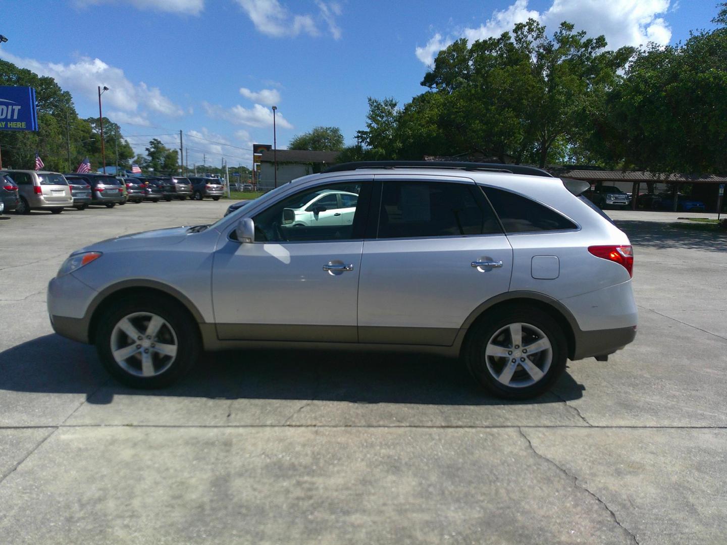 2008 TAN HYUNDAI VERACRUZ GLS; LIMITE (KM8NU13C18U) , located at 1200 Cassat Avenue, Jacksonville, FL, 32205, (904) 695-1885, 30.302404, -81.731033 - Photo#1