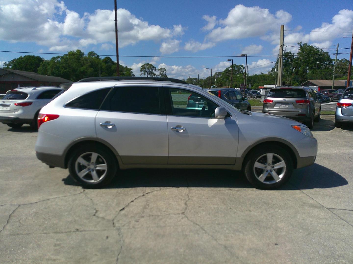 2008 TAN HYUNDAI VERACRUZ GLS; LIMITE (KM8NU13C18U) , located at 1200 Cassat Avenue, Jacksonville, FL, 32205, (904) 695-1885, 30.302404, -81.731033 - Photo#4