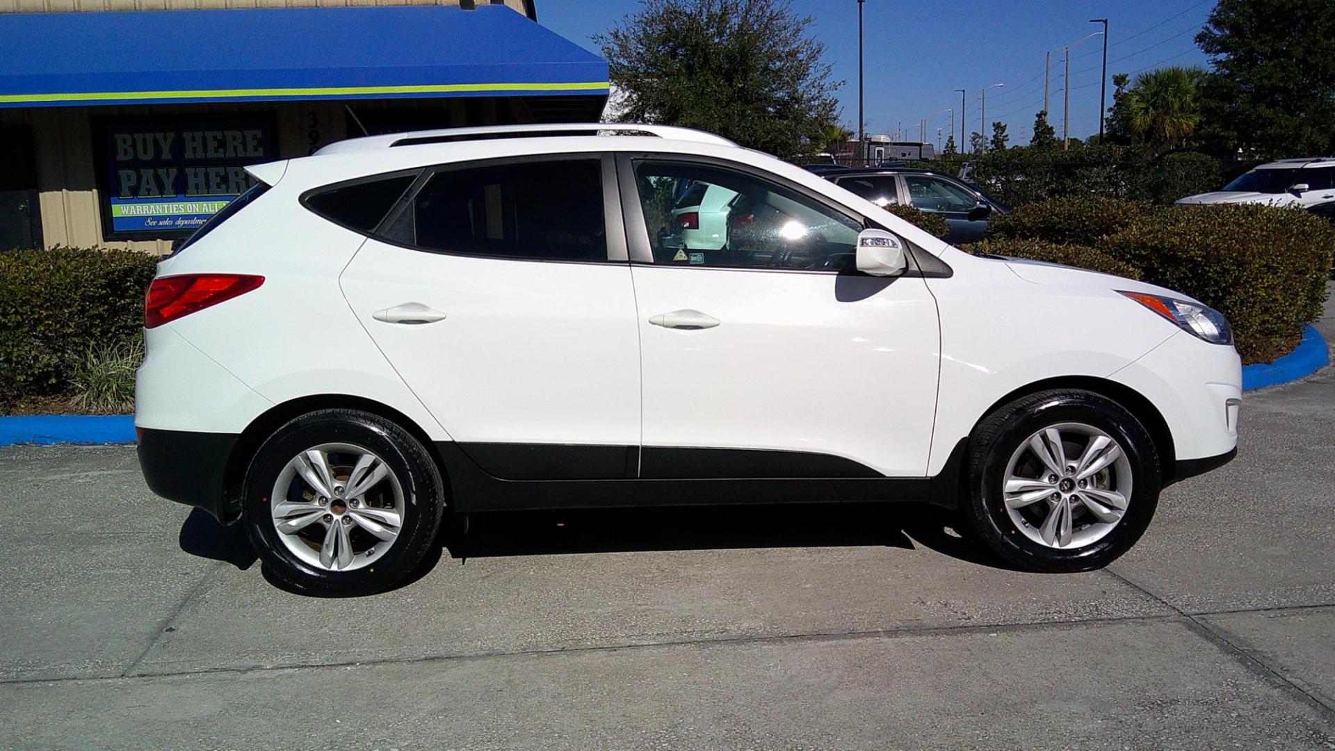 2013 WHITE HYUNDAI TUCSON GLS; LIMITED (KM8JU3AC1DU) , located at 390 Hansen Avenue, Orange Park, FL, 32065, (904) 276-7933, 30.130497, -81.787529 - Photo#4