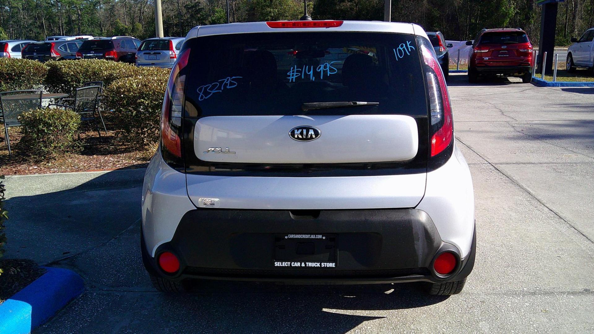 2016 SILVER KIA SOUL BASE (KNDJN2A20G7) , located at 1200 Cassat Avenue, Jacksonville, FL, 32205, (904) 695-1885, 30.302404, -81.731033 - Photo#3