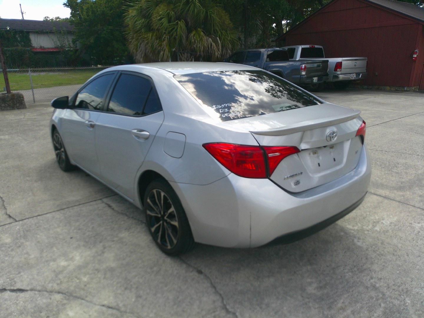 2017 SILVER TOYOTA COROLLA SE; LE; XLE; (5YFBURHE6HP) , located at 1200 Cassat Avenue, Jacksonville, FL, 32205, (904) 695-1885, 30.302404, -81.731033- Photo#5