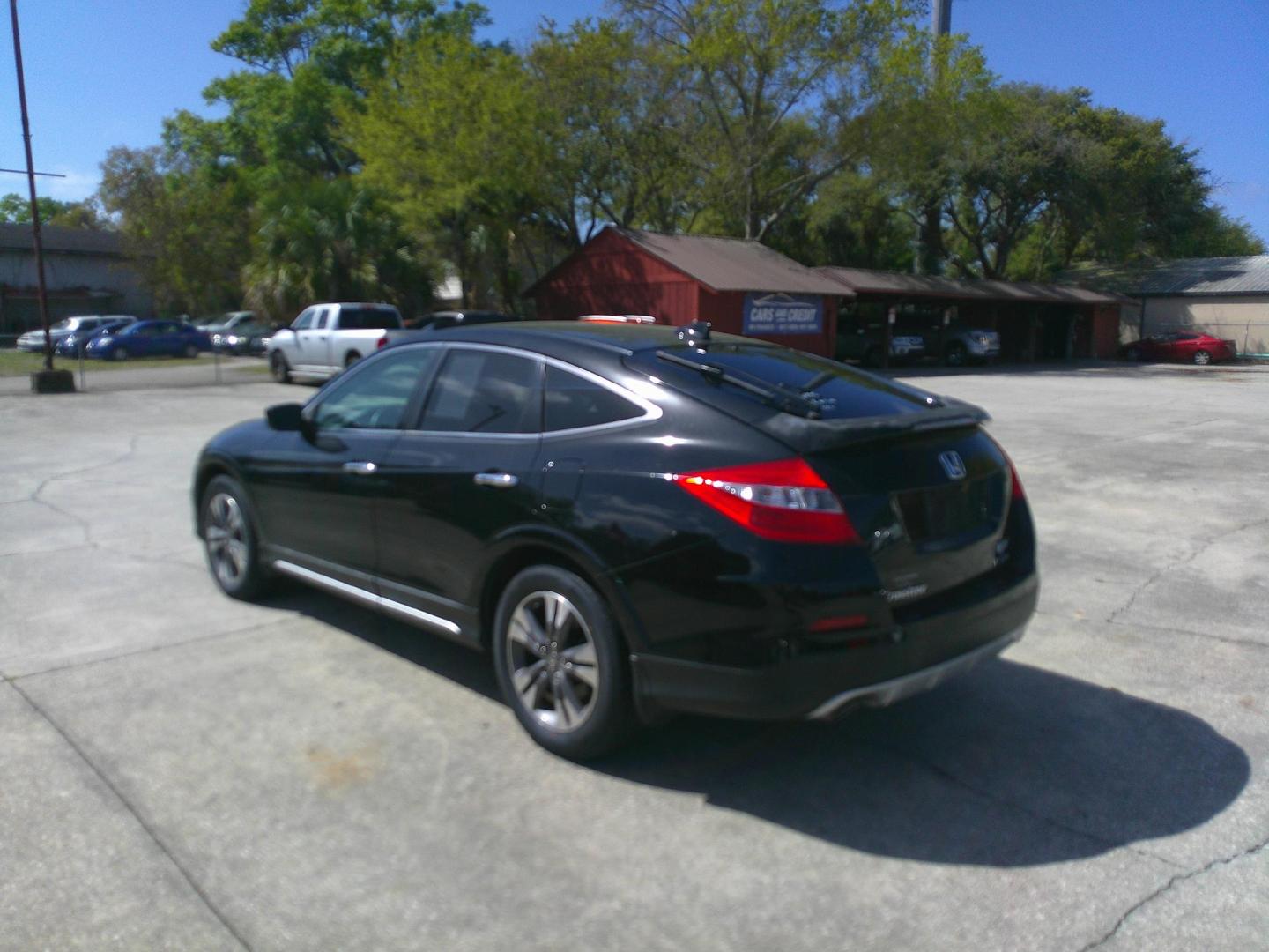 2013 BLACK HONDA CROSSTOUR EX-L (5J6TF2H57DL) , located at 1200 Cassat Avenue, Jacksonville, FL, 32205, (904) 695-1885, 30.302404, -81.731033 - Photo#5
