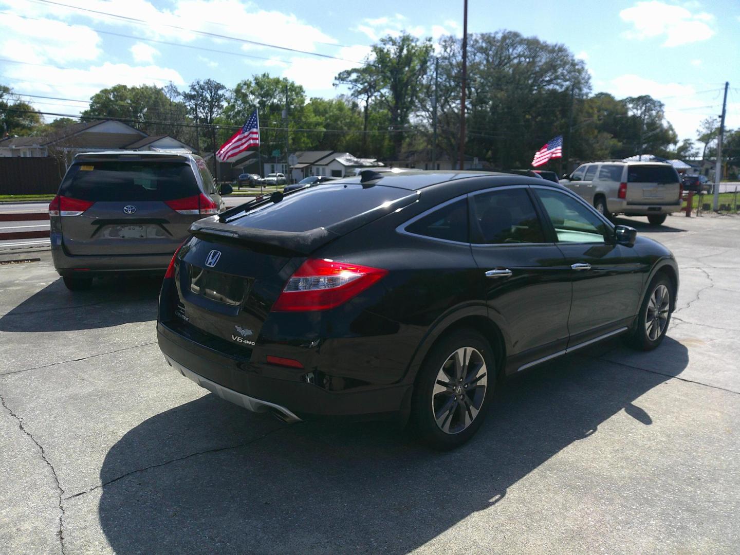2013 BLACK HONDA CROSSTOUR EX-L (5J6TF2H57DL) , located at 1200 Cassat Avenue, Jacksonville, FL, 32205, (904) 695-1885, 30.302404, -81.731033 - Photo#6