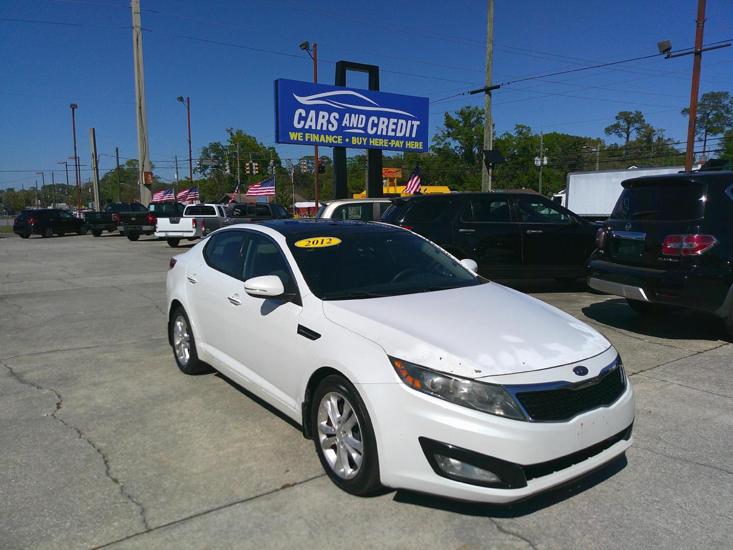 2012 WHITE KIA OPTIMA EX; LX (5XXGN4A71CG) , located at 1200 Cassat Avenue, Jacksonville, FL, 32205, (904) 695-1885, 30.302404, -81.731033 - Photo#0