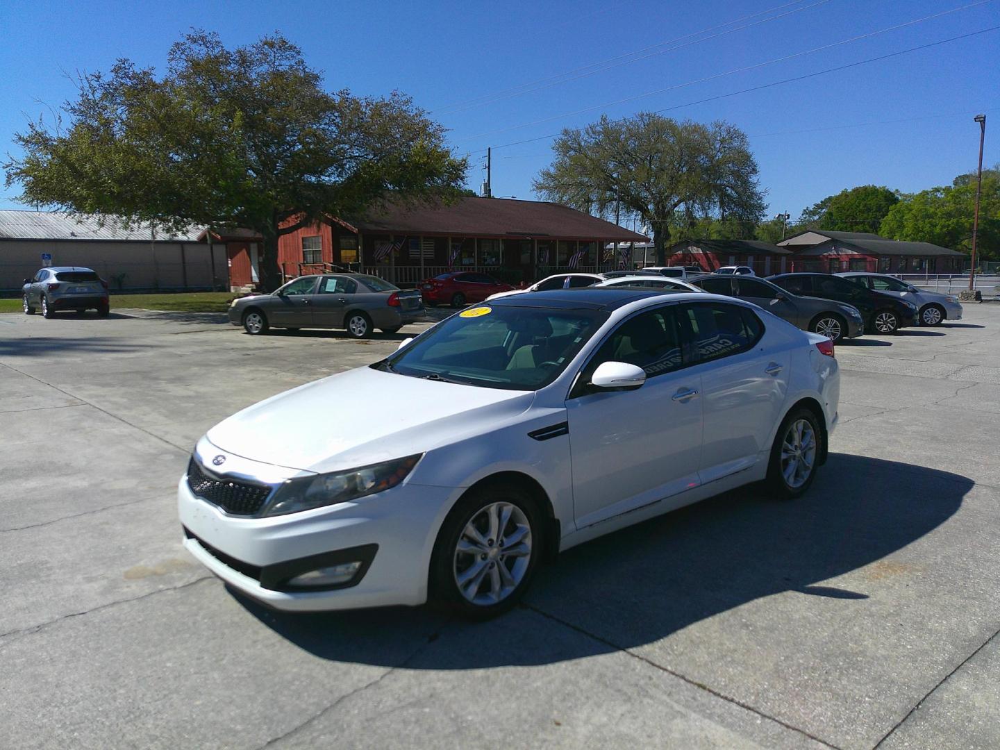 2012 WHITE KIA OPTIMA EX; LX (5XXGN4A71CG) , located at 1200 Cassat Avenue, Jacksonville, FL, 32205, (904) 695-1885, 30.302404, -81.731033 - Photo#1