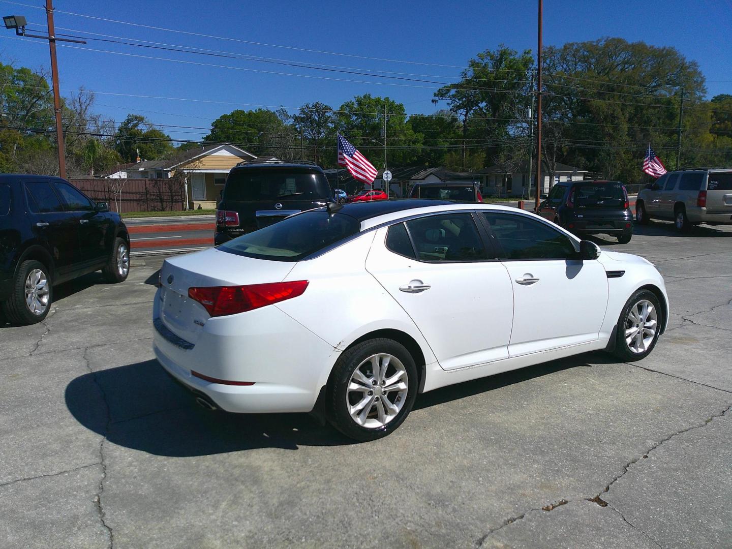 2012 WHITE KIA OPTIMA EX; LX (5XXGN4A71CG) , located at 1200 Cassat Avenue, Jacksonville, FL, 32205, (904) 695-1885, 30.302404, -81.731033 - Photo#5