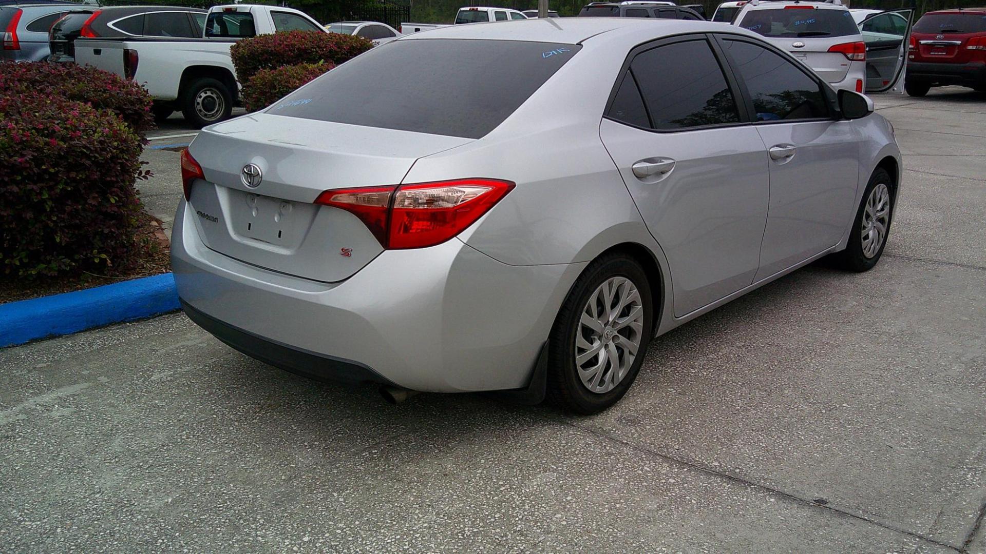 2017 SILVER TOYOTA COROLLA SE; LE; XLE; (2T1BURHE5HC) , located at 1200 Cassat Avenue, Jacksonville, FL, 32205, (904) 695-1885, 30.302404, -81.731033 - Photo#2