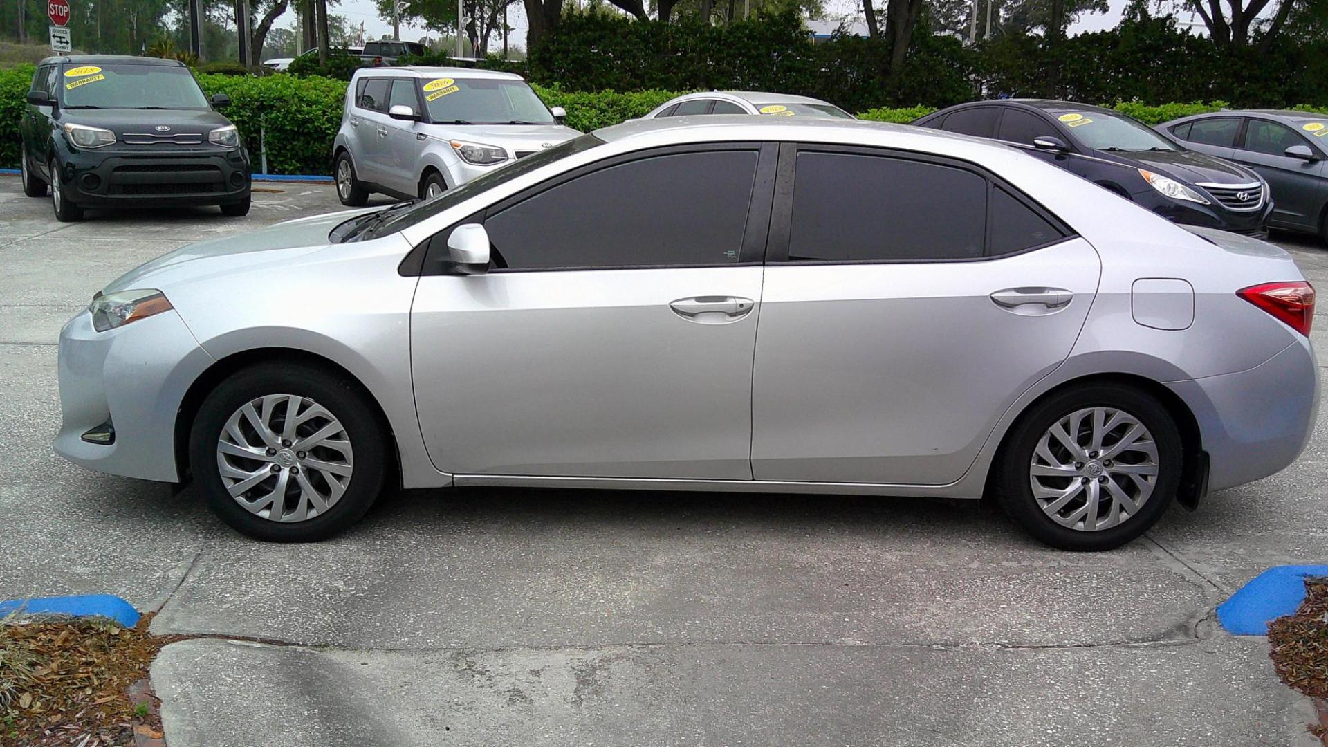 2017 SILVER TOYOTA COROLLA SE; LE; XLE; (2T1BURHE5HC) , located at 1200 Cassat Avenue, Jacksonville, FL, 32205, (904) 695-1885, 30.302404, -81.731033 - Photo#5