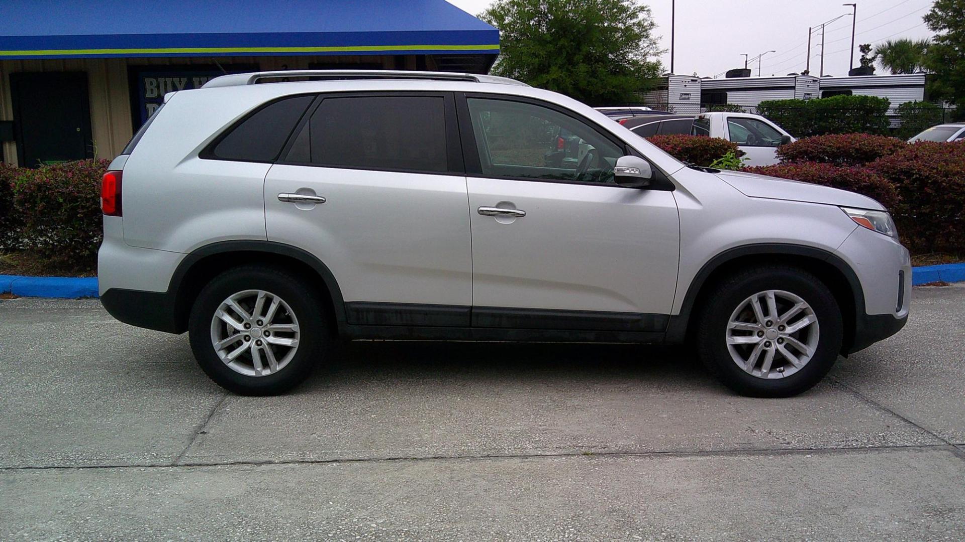 2014 SILVER KIA SORENTO LX (5XYKT3A65EG) , located at 390 Hansen Avenue, Orange Park, FL, 32065, (904) 276-7933, 30.130497, -81.787529 - Photo#3