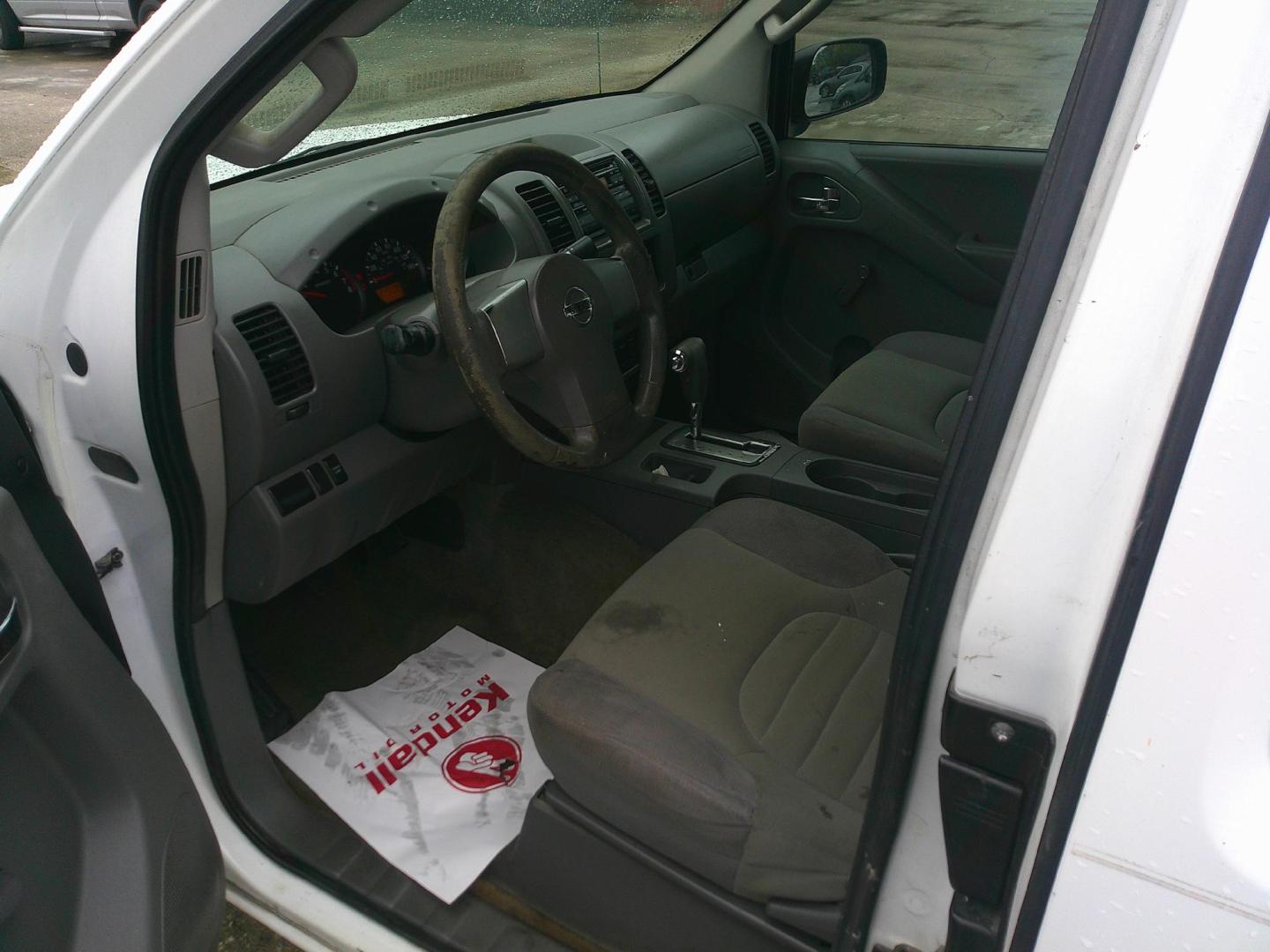 2013 WHITE NISSAN FRONTIER S; SV (1N6BD0CT7DN) , located at 1200 Cassat Avenue, Jacksonville, FL, 32205, (904) 695-1885, 30.302404, -81.731033 - Photo#2