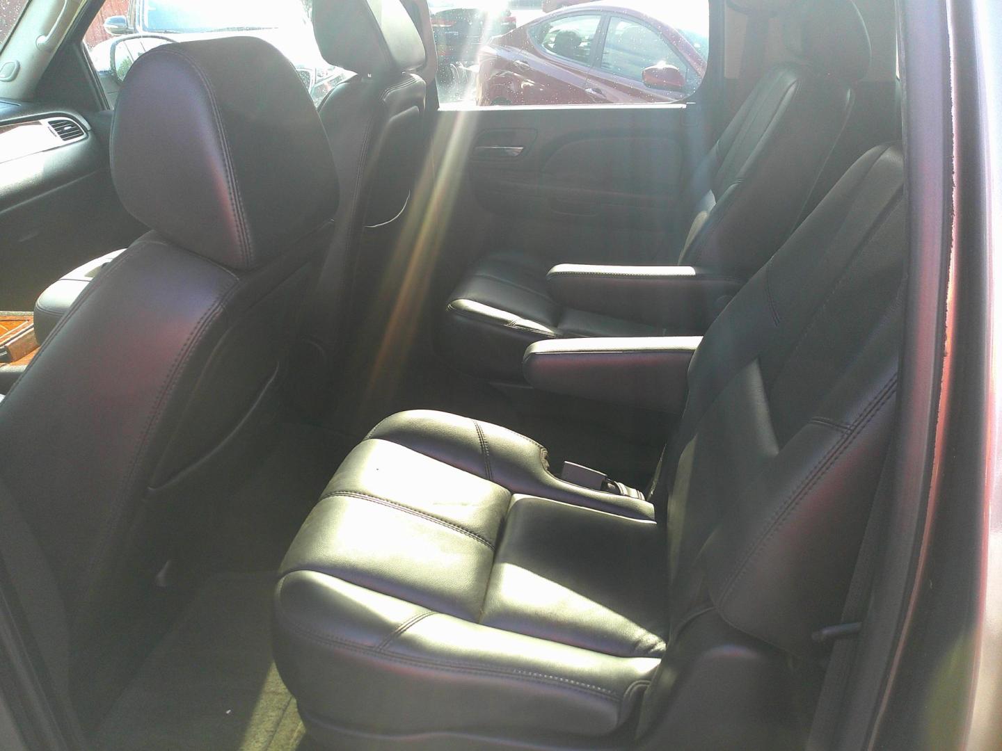 2007 GRAY CHEVROLET SUBURBAN BASE; LS; L (3GNFC16J57G) , located at 1200 Cassat Avenue, Jacksonville, FL, 32205, (904) 695-1885, 30.302404, -81.731033 - Photo#3