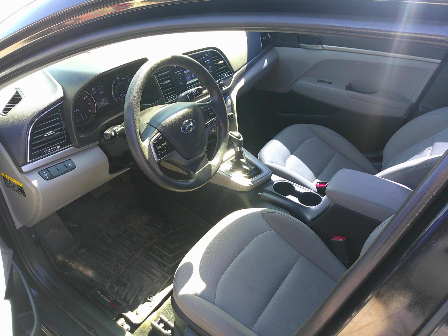 2017 BLACK HYUNDAI ELANTRA LIMITED; SE (5NPD74LF6HH) , located at 1200 Cassat Avenue, Jacksonville, FL, 32205, (904) 695-1885, 30.302404, -81.731033 - Photo#2