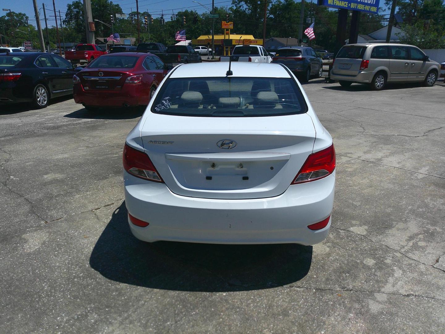 2016 WHITE HYUNDAI ACCENT SE (KMHCT4AE3GU) , located at 1200 Cassat Avenue, Jacksonville, FL, 32205, (904) 695-1885, 30.302404, -81.731033 - Photo#3