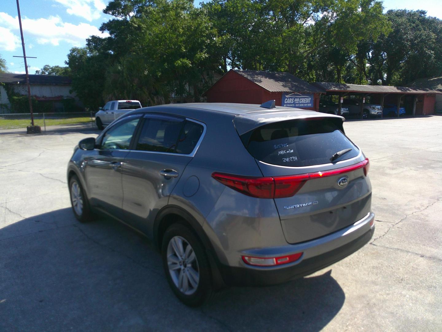 2017 SILVER KIA SPORTAGE LX (KNDPM3AC0H7) , located at 1200 Cassat Avenue, Jacksonville, FL, 32205, (904) 695-1885, 30.302404, -81.731033 - Photo#4