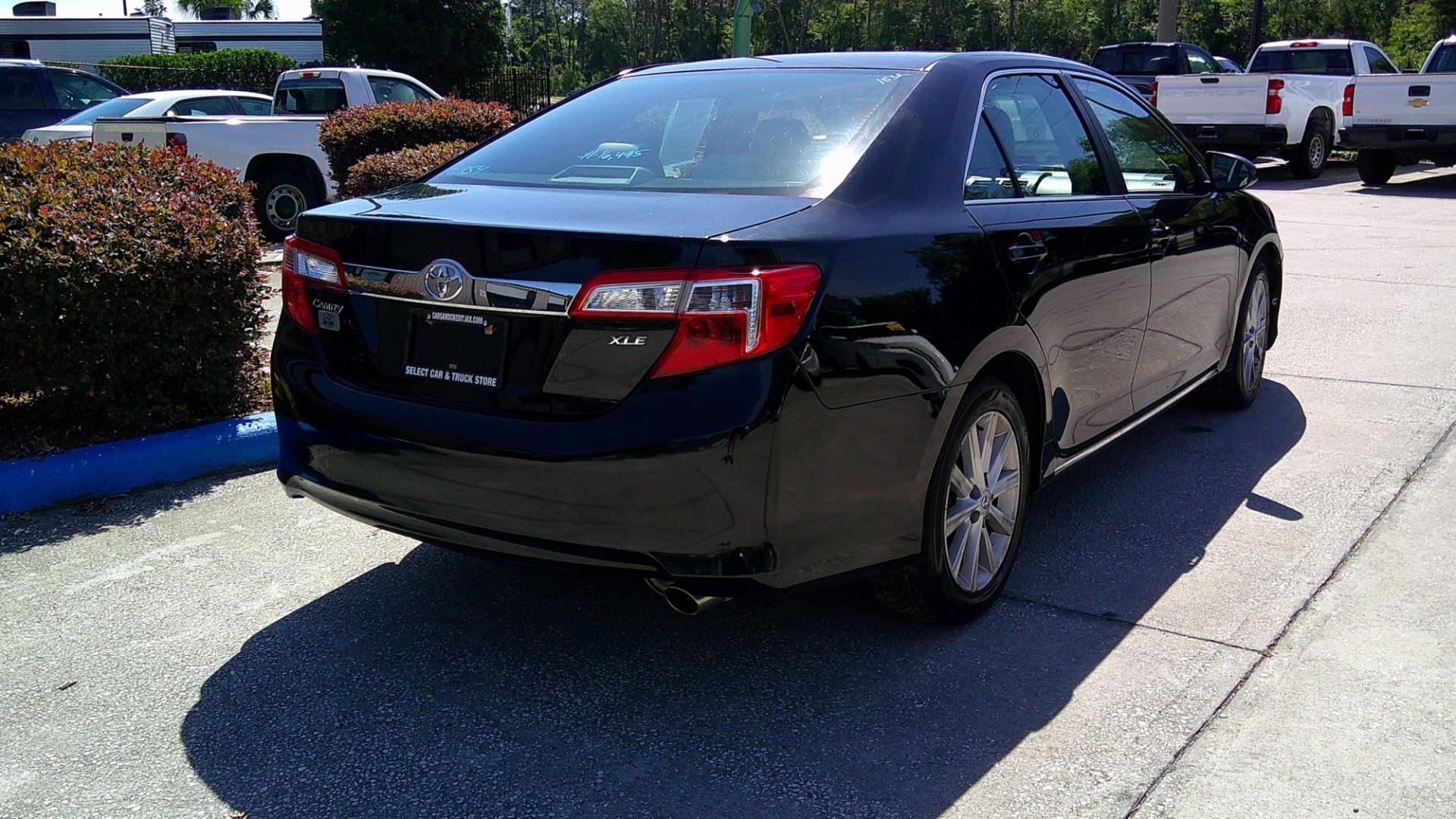 2012 BLACK TOYOTA CAMRY SE; LE; XLE (4T1BF1FKXCU) , located at 1200 Cassat Avenue, Jacksonville, FL, 32205, (904) 695-1885, 30.302404, -81.731033- Photo#2