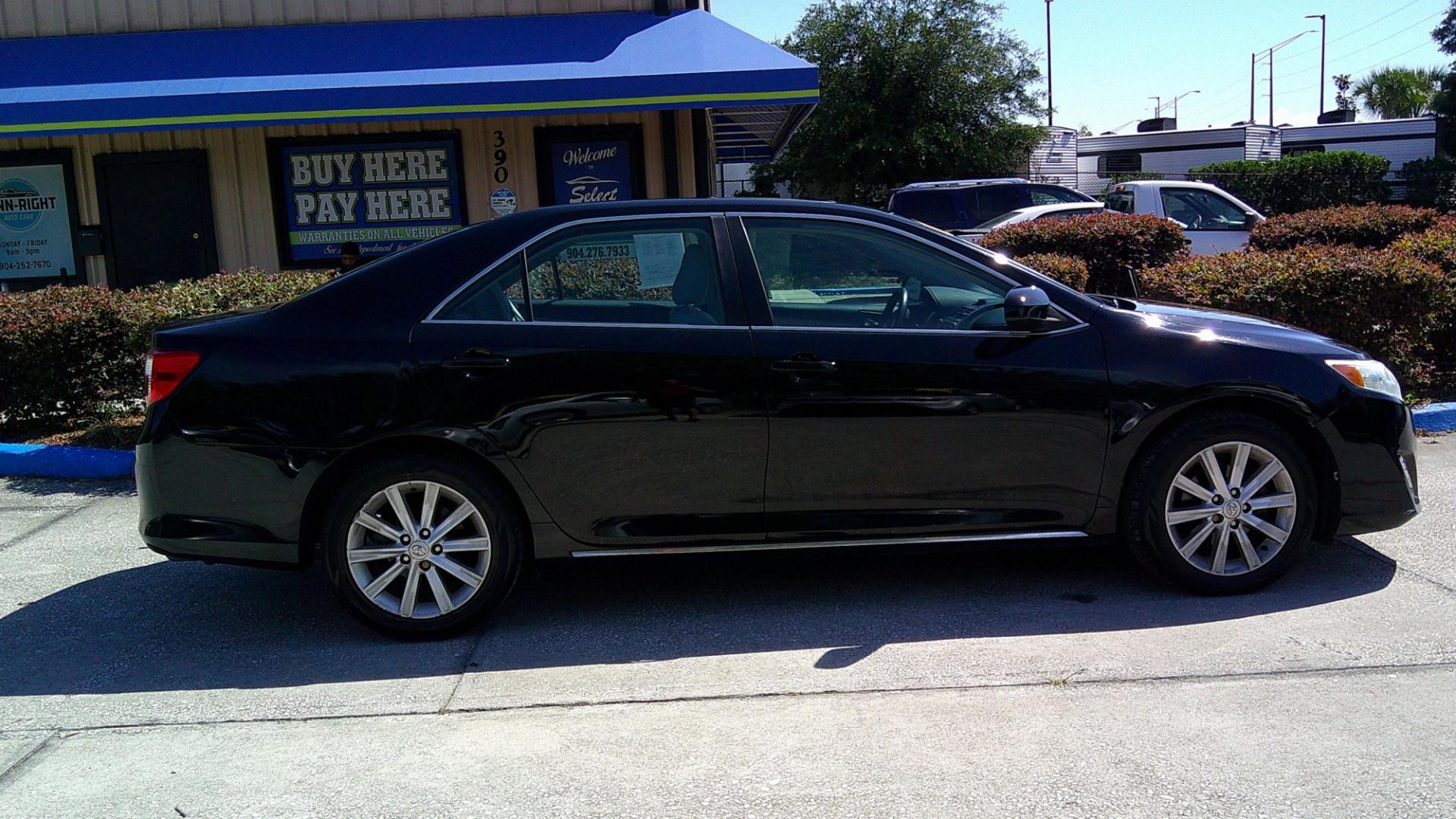 2012 BLACK TOYOTA CAMRY SE; LE; XLE (4T1BF1FKXCU) , located at 1200 Cassat Avenue, Jacksonville, FL, 32205, (904) 695-1885, 30.302404, -81.731033- Photo#3