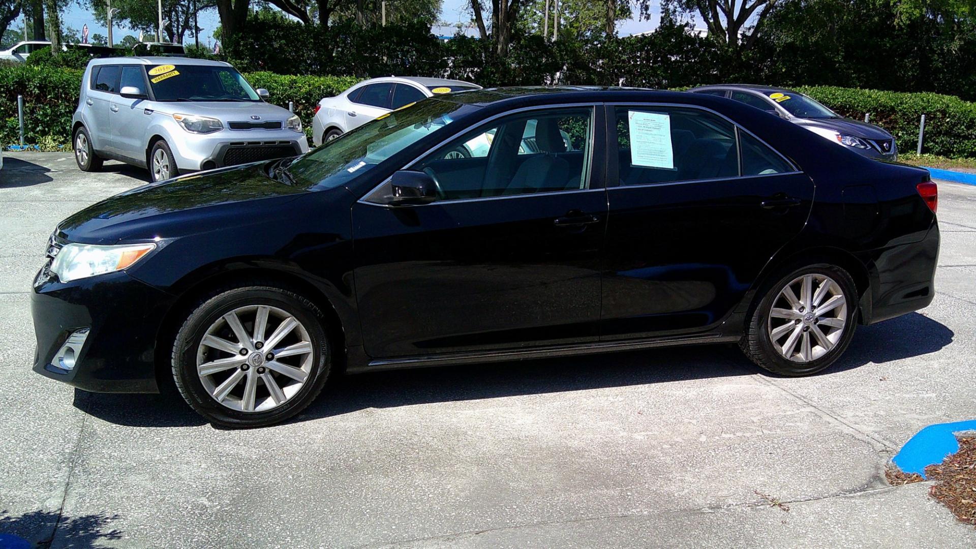 2012 BLACK TOYOTA CAMRY SE; LE; XLE (4T1BF1FKXCU) , located at 1200 Cassat Avenue, Jacksonville, FL, 32205, (904) 695-1885, 30.302404, -81.731033- Photo#5