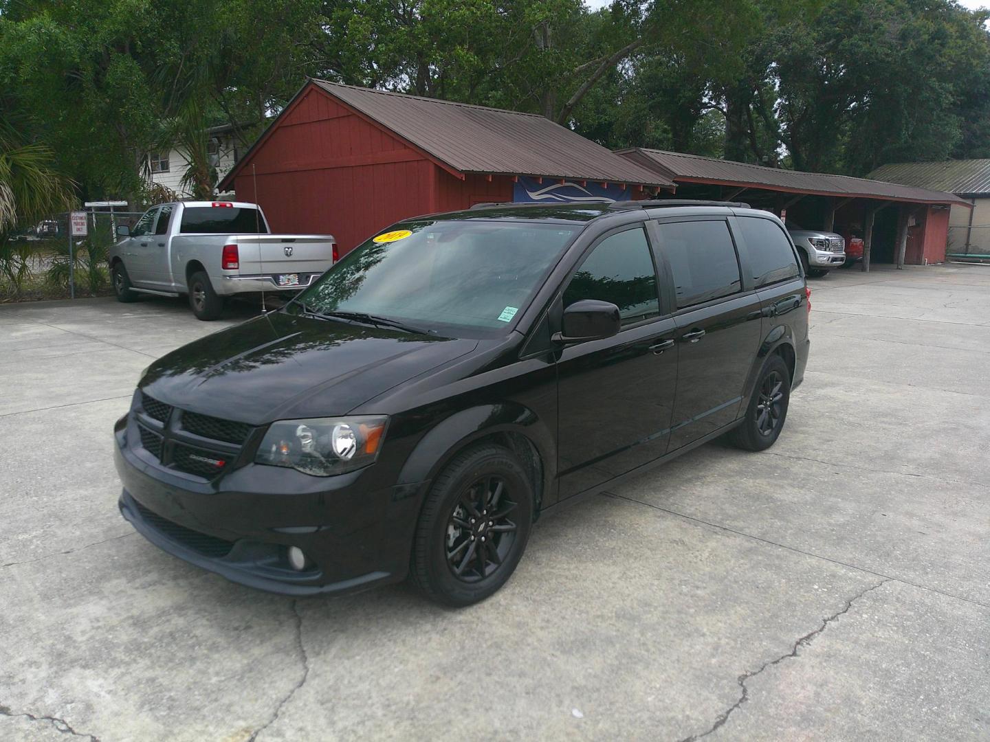 2019 BLACK DODGE GRAND CARAVAN GT (2C4RDGEG2KR) , located at 1200 Cassat Avenue, Jacksonville, FL, 32205, (904) 695-1885, 30.302404, -81.731033 - Photo#1