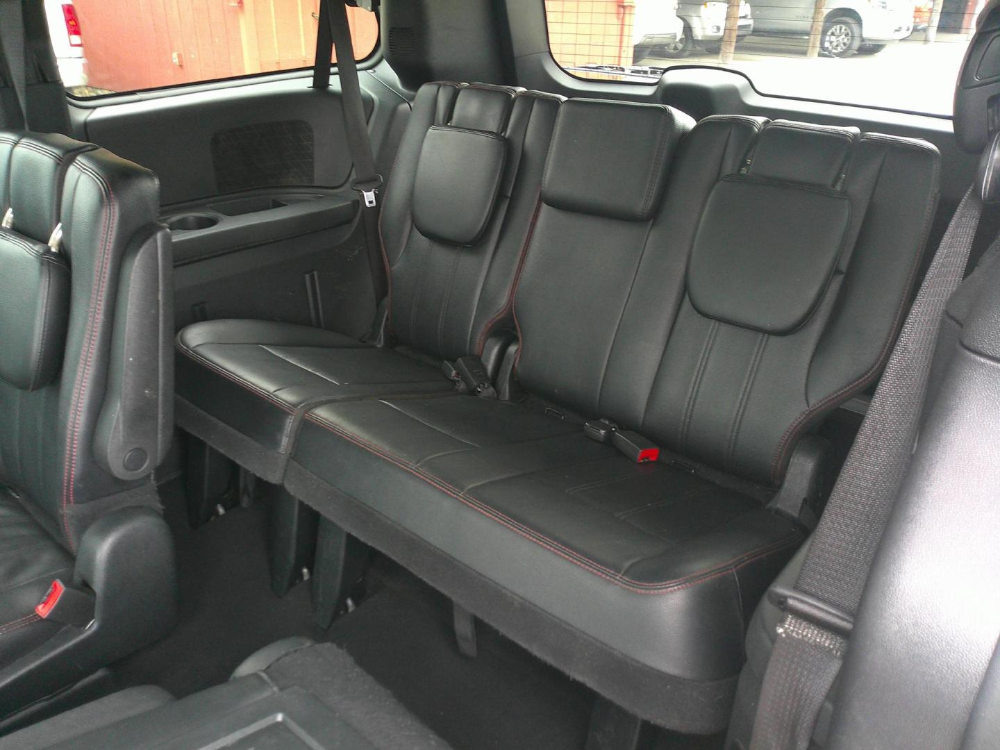2019 BLACK DODGE GRAND CARAVAN GT (2C4RDGEG2KR) , located at 1200 Cassat Avenue, Jacksonville, FL, 32205, (904) 695-1885, 30.302404, -81.731033 - Photo#4