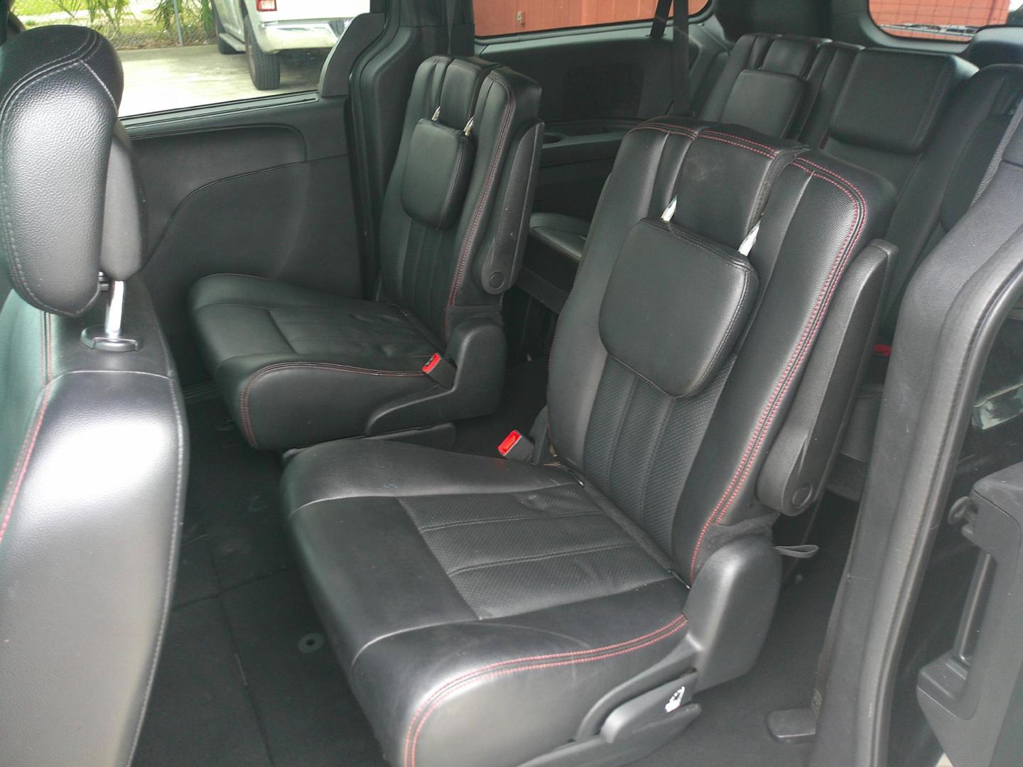 2019 BLACK DODGE GRAND CARAVAN GT (2C4RDGEG2KR) , located at 1200 Cassat Avenue, Jacksonville, FL, 32205, (904) 695-1885, 30.302404, -81.731033 - Photo#3