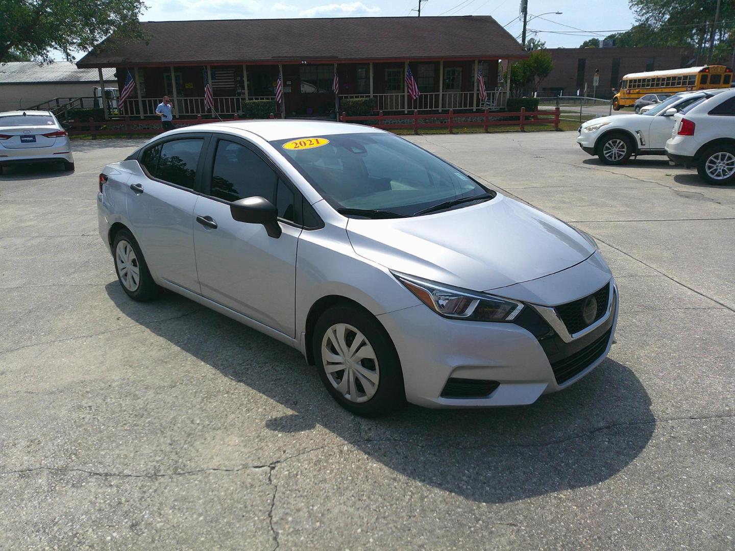 2021 SILVER NISSAN VERSA SV (3N1CN8DV3ML) , located at 1200 Cassat Avenue, Jacksonville, FL, 32205, (904) 695-1885, 30.302404, -81.731033 - Photo#0