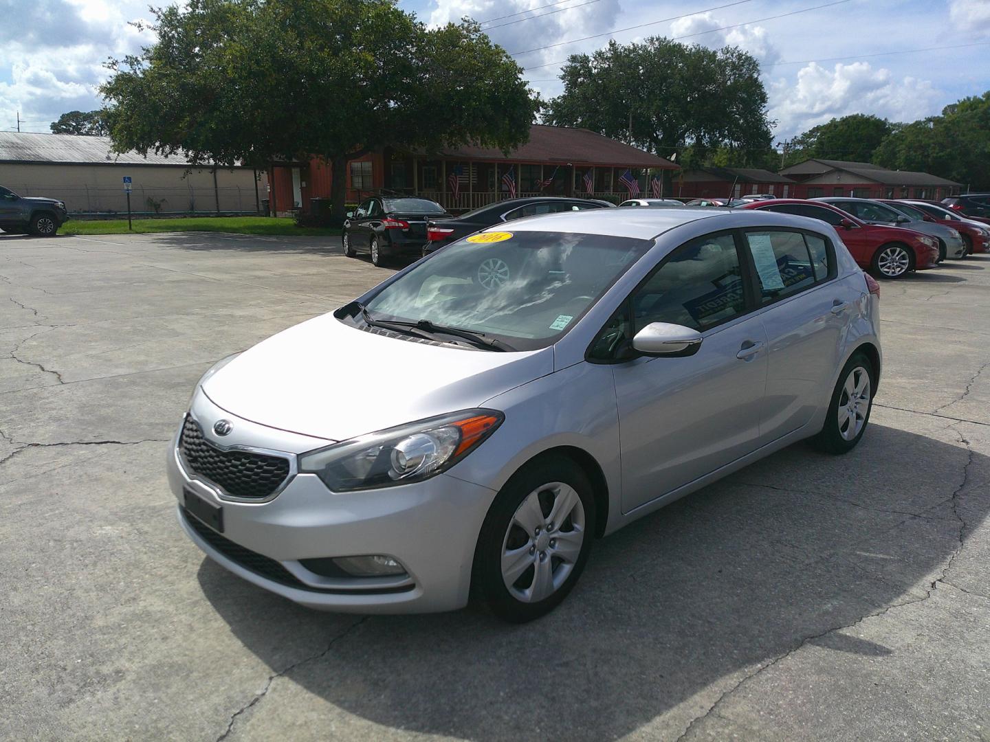 2016 SILVER KIA FORTE5 EX; LX (KNAFK5A80G5) , located at 1200 Cassat Avenue, Jacksonville, FL, 32205, (904) 695-1885, 30.302404, -81.731033- Photo#1