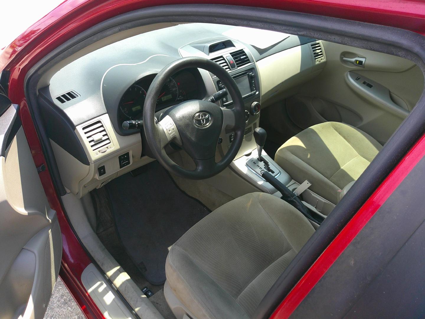 2013 RED TOYOTA COROLLA BASE; S; LE; (2T1BU4EE8DC) , located at 1200 Cassat Avenue, Jacksonville, FL, 32205, (904) 695-1885, 30.302404, -81.731033- Photo#2