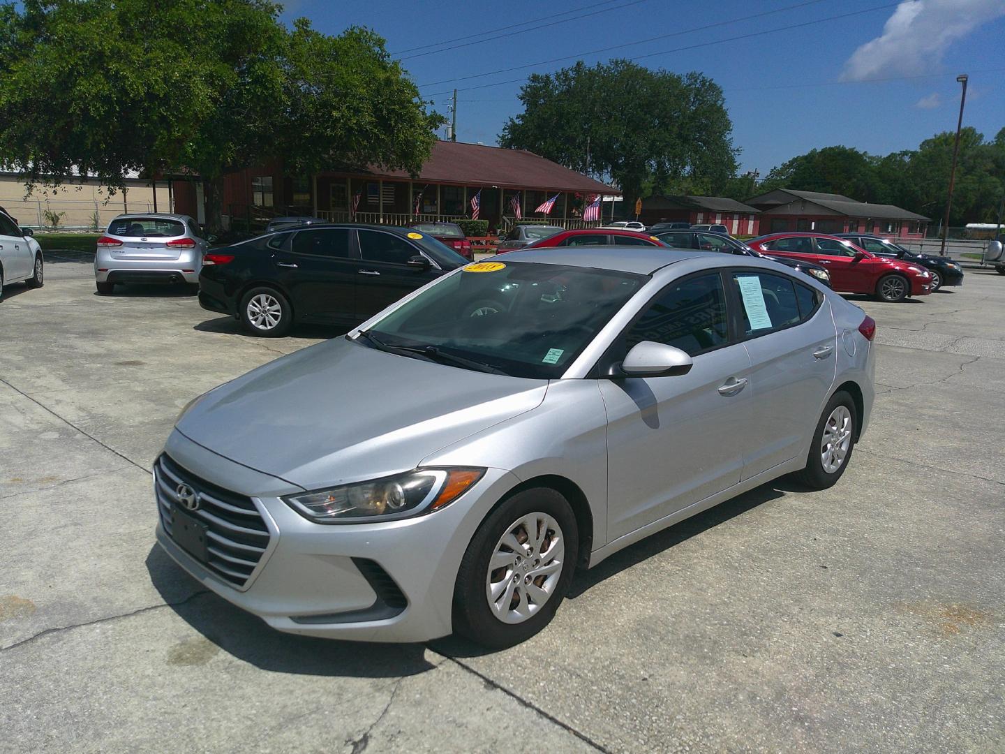 2018 SILVER HYUNDAI ELANTRA LIMITED; SE (5NPD74LF9JH) , located at 1200 Cassat Avenue, Jacksonville, FL, 32205, (904) 695-1885, 30.302404, -81.731033- Photo#1