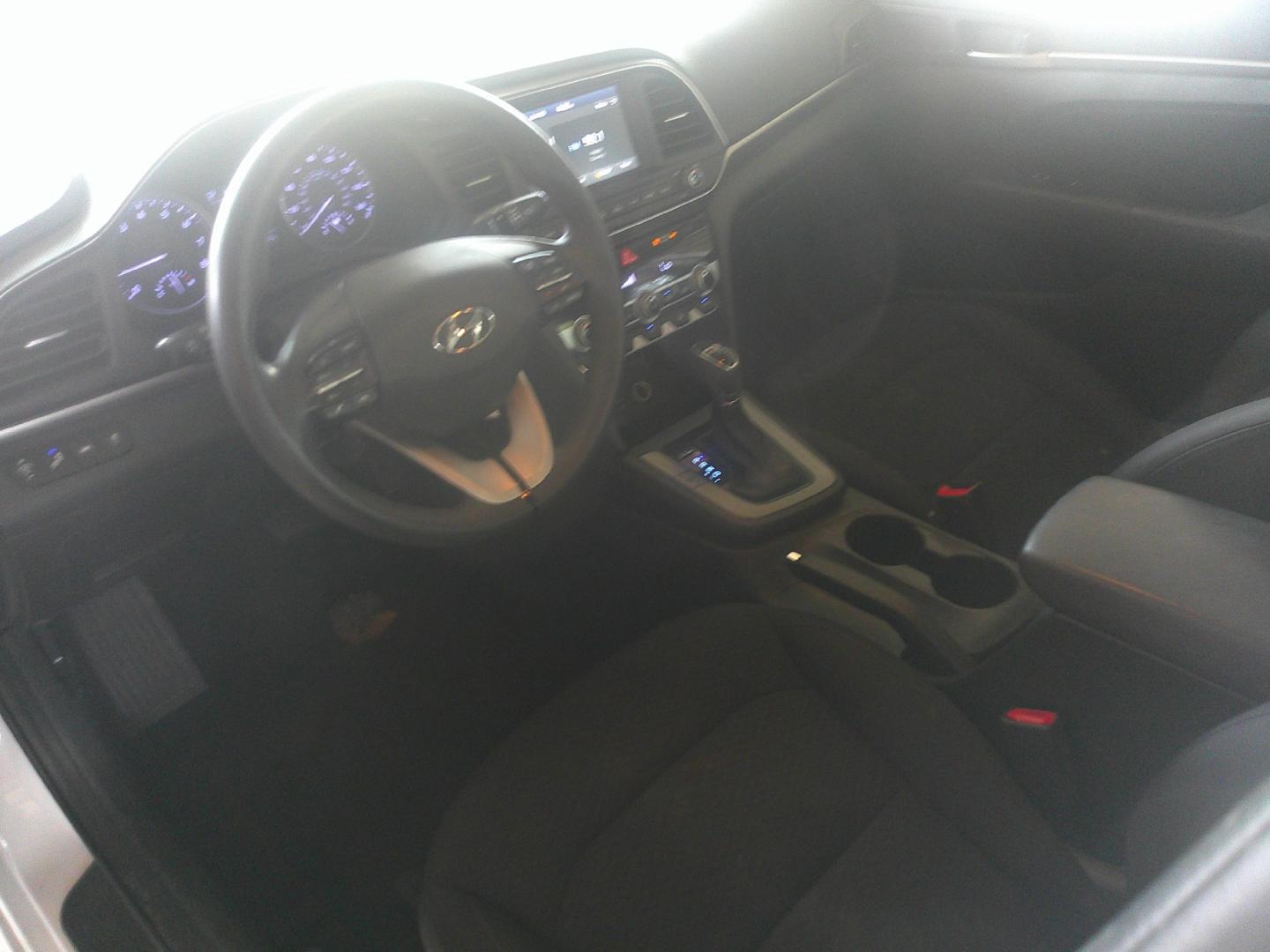 2020 WHITE HYUNDAI ELANTRA LIMITED; SEL (5NPD84LF2LH) , located at 1200 Cassat Avenue, Jacksonville, FL, 32205, (904) 695-1885, 30.302404, -81.731033- Photo#2