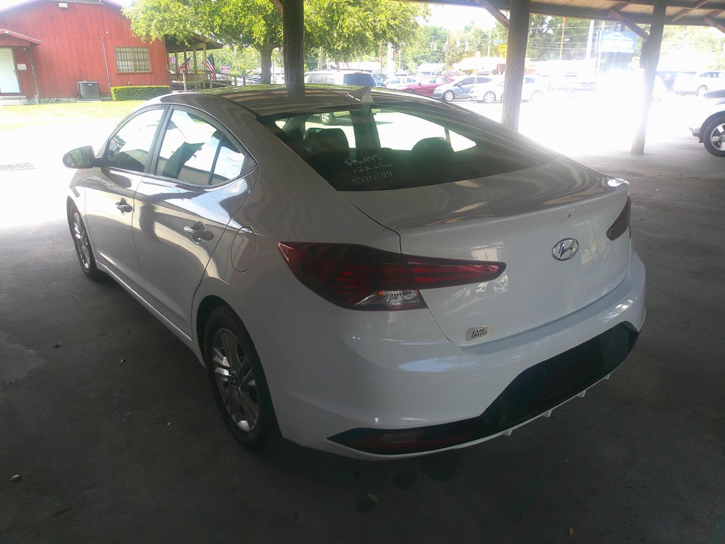 2020 WHITE HYUNDAI ELANTRA LIMITED; SEL (5NPD84LF2LH) , located at 1200 Cassat Avenue, Jacksonville, FL, 32205, (904) 695-1885, 30.302404, -81.731033- Photo#4