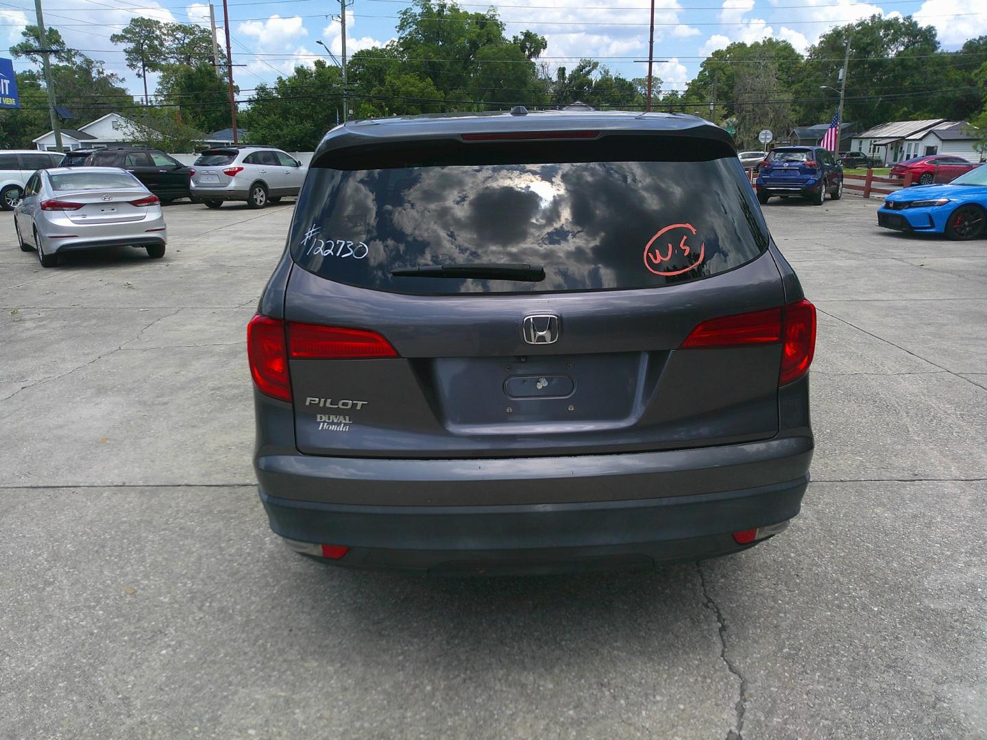 2017 GRAY HONDA PILOT EXL (5FNYF5H58HB) , located at 1200 Cassat Avenue, Jacksonville, FL, 32205, (904) 695-1885, 30.302404, -81.731033- Photo#3