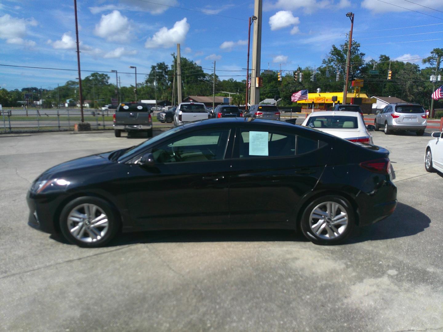 2020 BLACK HYUNDAI ELANTRA LIMITED; SEL (KMHD84LF6LU) , located at 1200 Cassat Avenue, Jacksonville, FL, 32205, (904) 695-1885, 30.302404, -81.731033- Photo#1