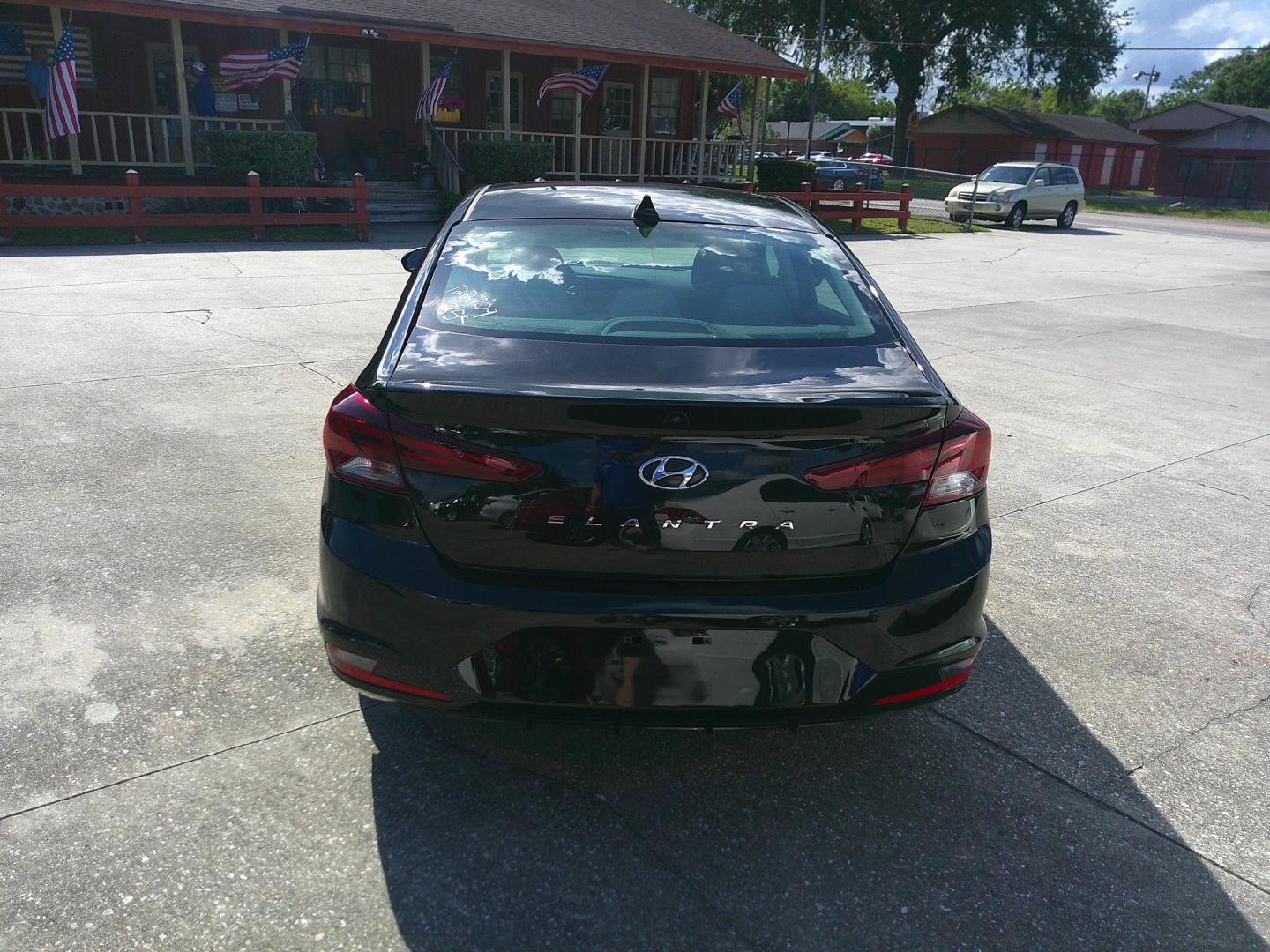 2020 BLACK HYUNDAI ELANTRA LIMITED; SEL (KMHD84LF6LU) , located at 1200 Cassat Avenue, Jacksonville, FL, 32205, (904) 695-1885, 30.302404, -81.731033- Photo#3