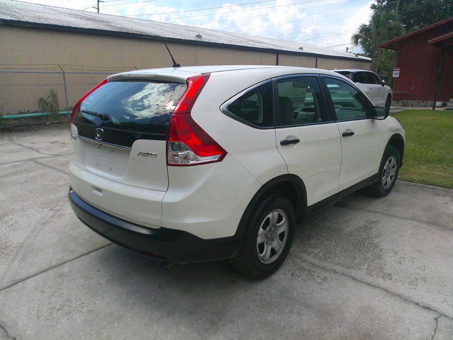 2014 WHITE HONDA CR-V LX (5J6RM4H38EL) , located at 390 Hansen Avenue, Orange Park, FL, 32065, (904) 276-7933, 30.130497, -81.787529- Photo#5