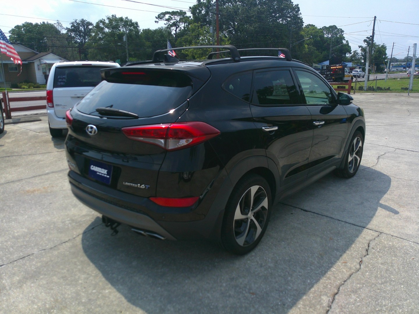2016 BLACK HYUNDAI TUCSON LIMITED; SPOR (KM8J33A20GU) , located at 1200 Cassat Avenue, Jacksonville, FL, 32205, (904) 695-1885, 30.302404, -81.731033- Photo#5