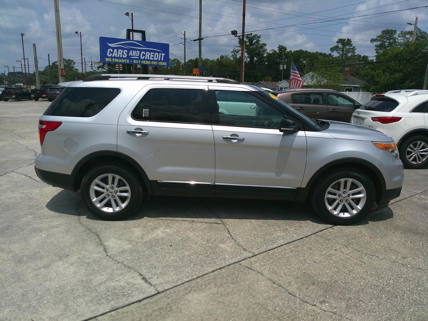 2014 SILVER FORD EXPLORER XLT (1FM5K7D89EG) , located at 1200 Cassat Avenue, Jacksonville, FL, 32205, (904) 695-1885, 30.302404, -81.731033- Photo#4